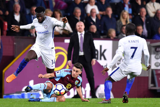 在球队背后 在球队背后